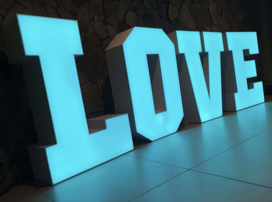 Napis LOVE, 1 5 10 18 20 25 30 40 50 60 70 80 90 100, Fotobudka 360 | Śląsk