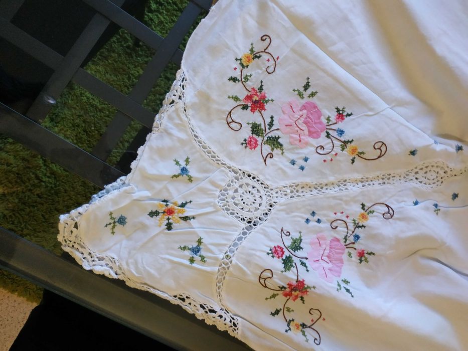 Toalha em linho bordada