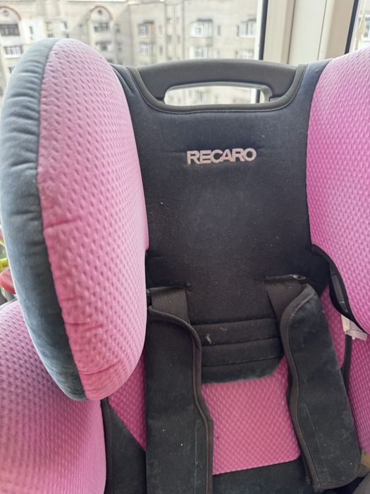 Дитяче крісло в авто RECARO