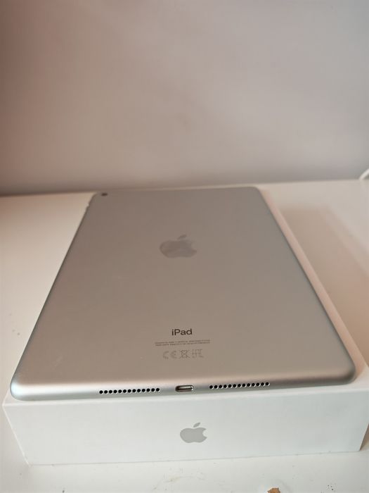 Tablet APPLE iPad 10.2" 8 gen. 32 GB Wi-Fi Srebrny