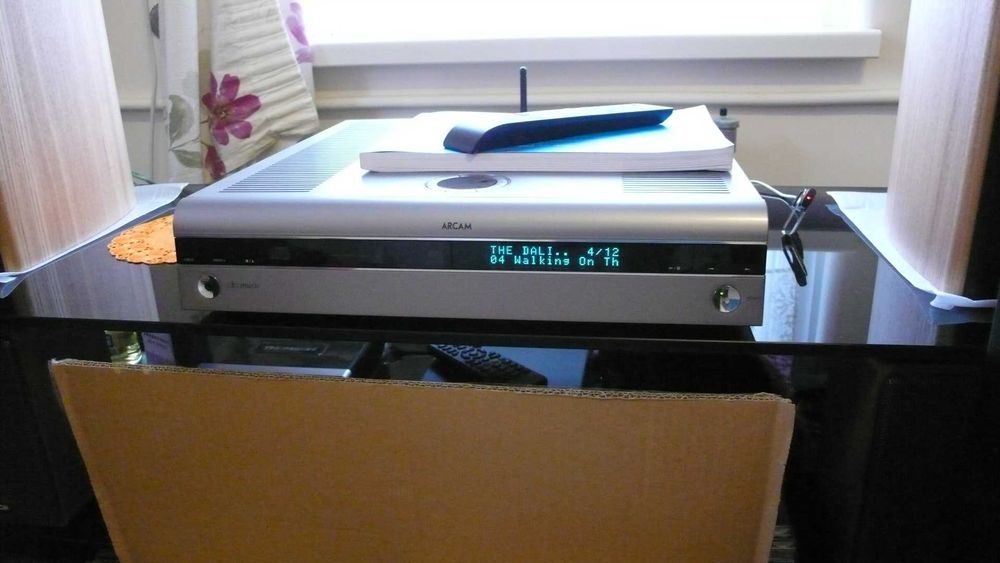 Arcam Solo Music MK2 -  висококласна система все в одному - підсилювач, CD/SACD плеєр, стример тюнер цап