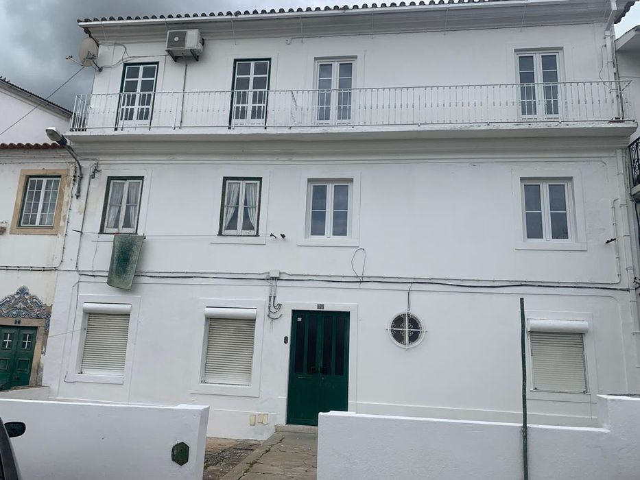 Apartamento T2 totalmente remodelado localizado em Torres Novas