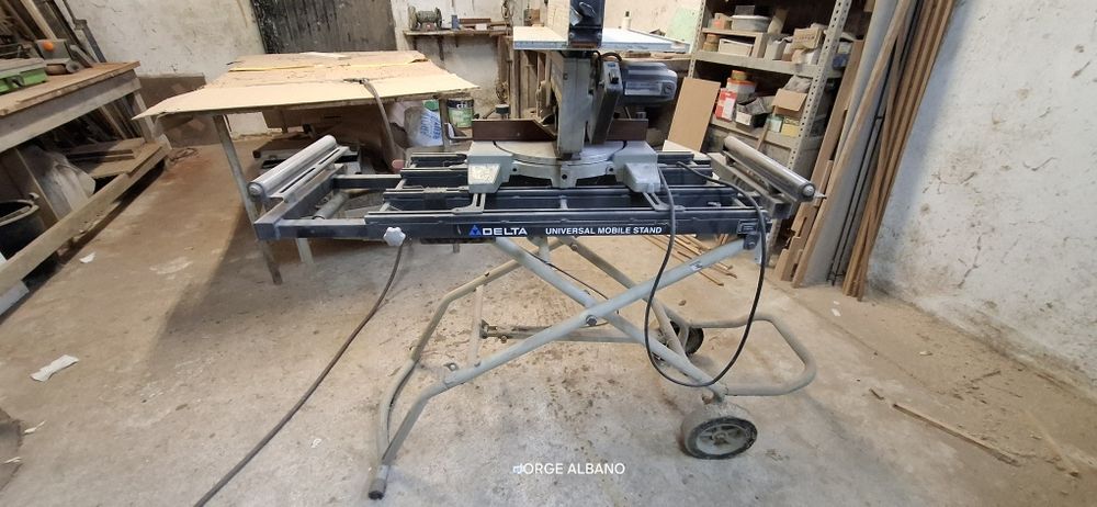 Bancada para máquina meia escoadria