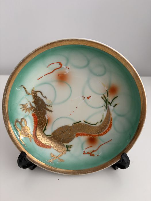 Pratos de porcelana japonesa de exportação do período Showa.