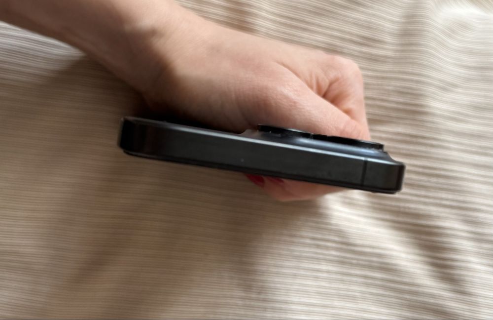 Продам IPhone 15 Pro Max 256