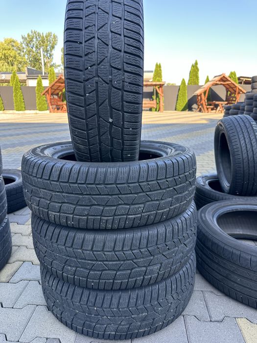 215/60/17 шини у гарному стані