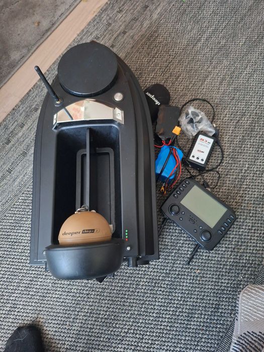 Łódka v030 GPS + Echosonda deeper chirp +2