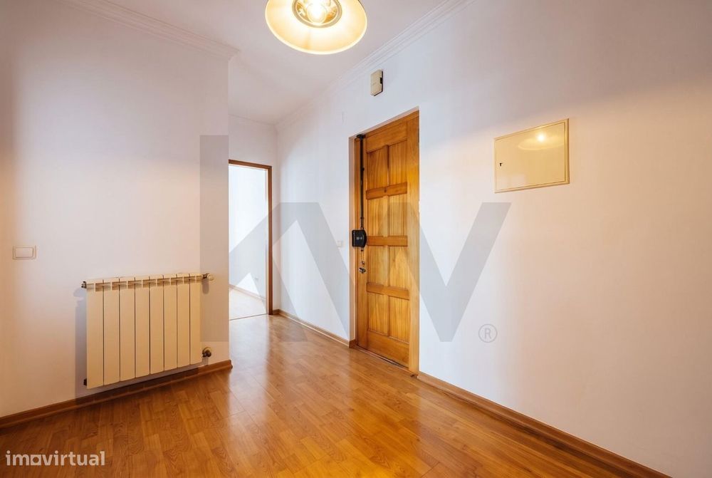 Apartamento T2 com Garagem no Centro das Caldas da Rainha