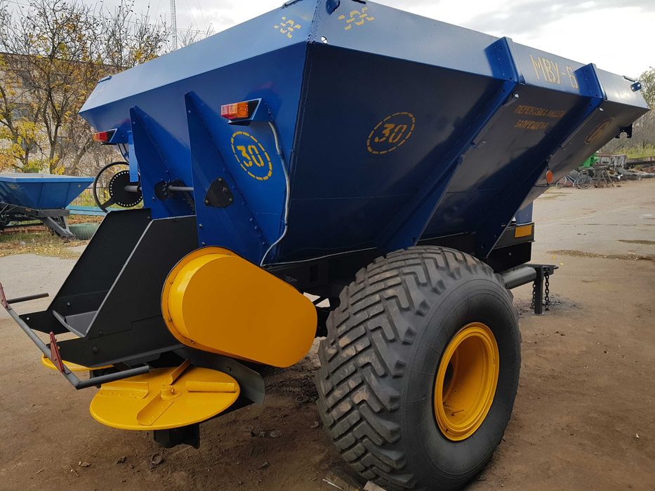 Розкидач мінеральних добрив МВУ (РУМ)-6