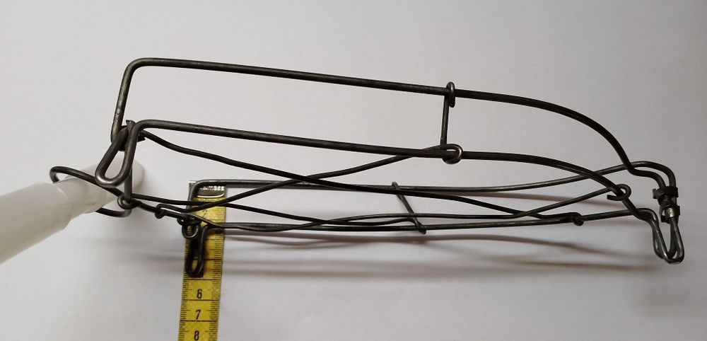 PODSTAWKA pod żelazko z PRL, metalowa, ażurowa, druciana, vintage