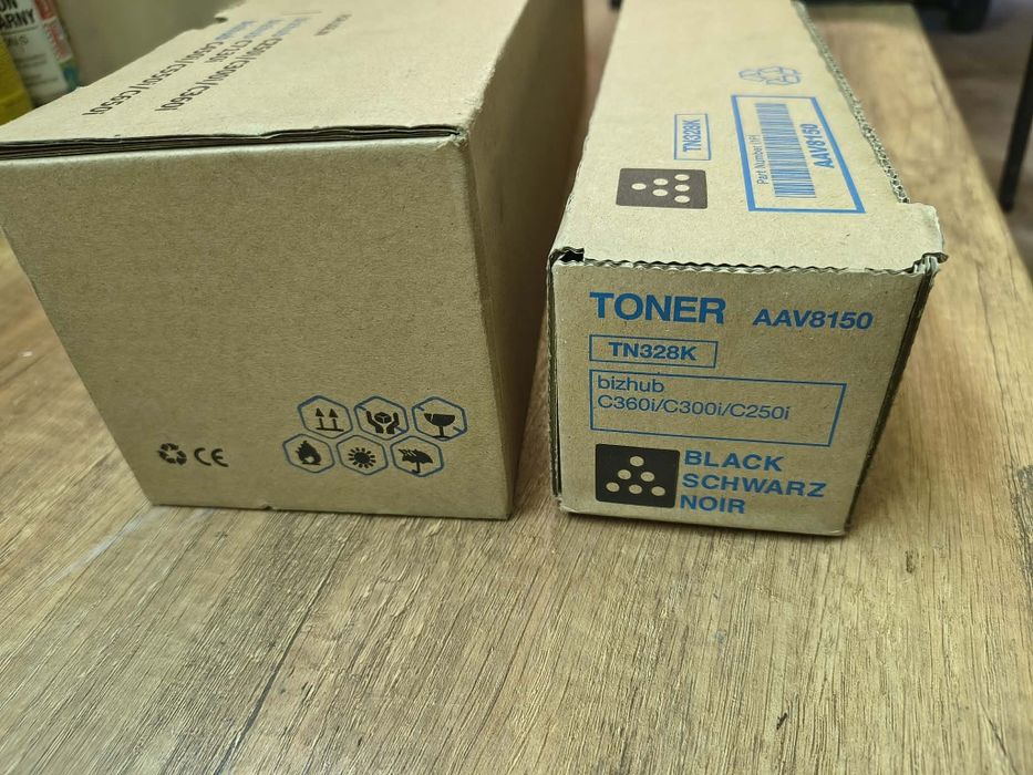 Sprzedam orginalny toner do Konica Minolta c250i oraz pojemnik na zużyty toner w zamieniku