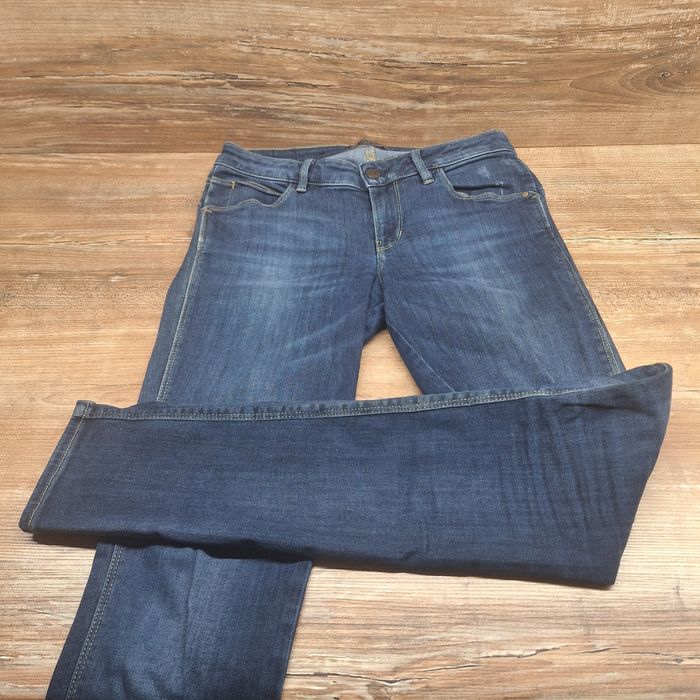 Guess spodnie jeansowe damskie
