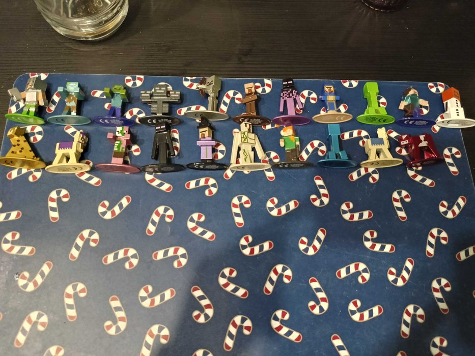Figurka metalowa Minecraft ( zestaw 21 szt)