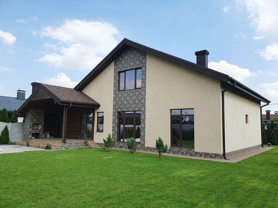 Продам дом с бассейном Новоалександровка