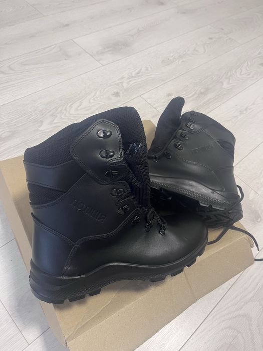 Продам Берцы новые 43