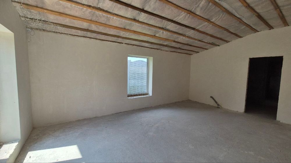 Великий будинок у Немішаєвому під чистову