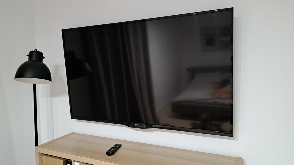 Telewizor Sharp 60 cali stan idealny