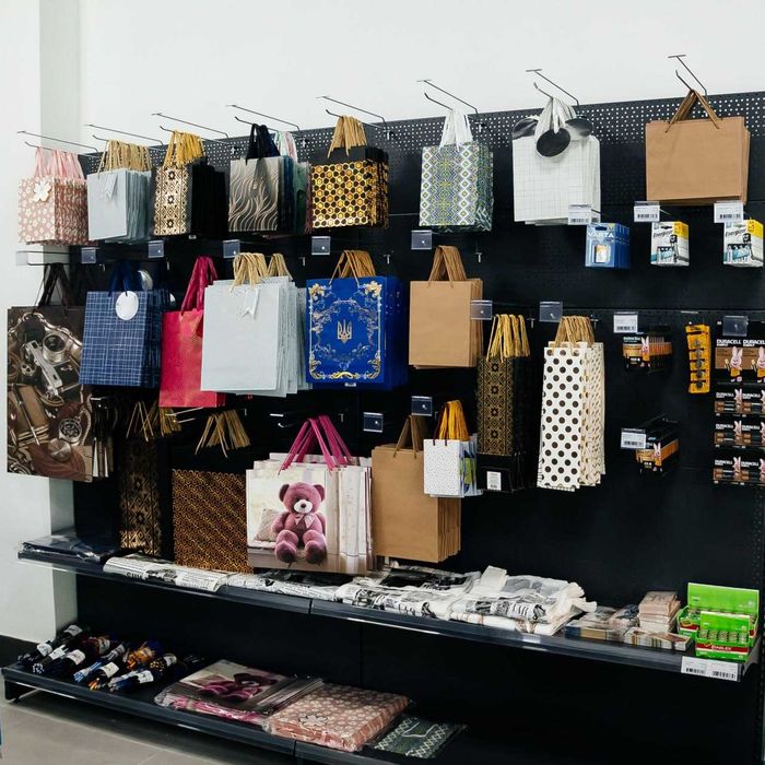 Торгові стелажі. Обладнання. Полиці. Полки. Торговий металевий стелаж.