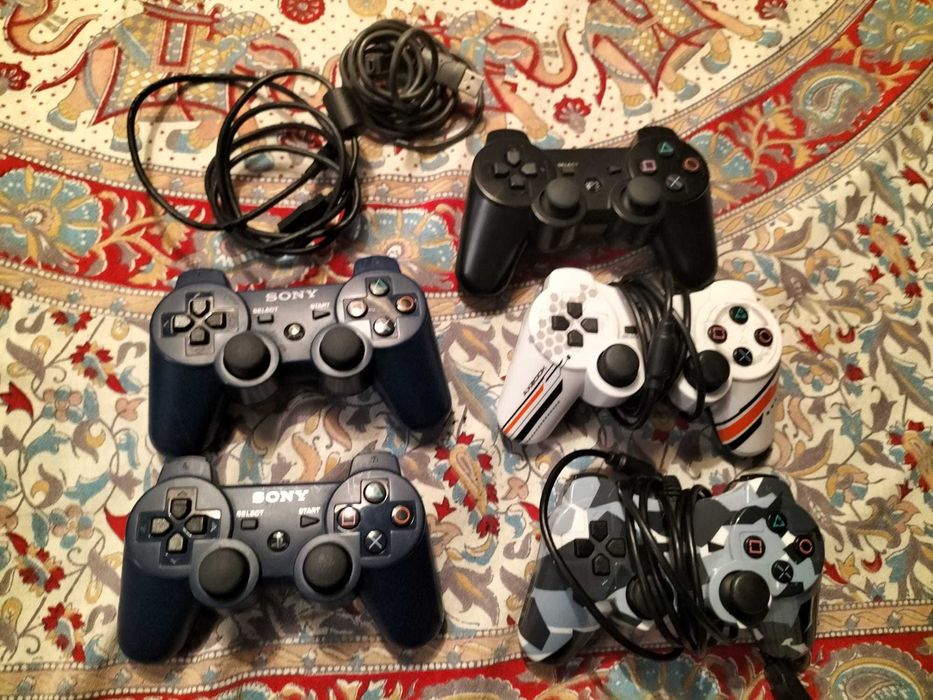 Pack : Play Station 3 (azul) 500gb + 5 comandos + 28 jogos originais