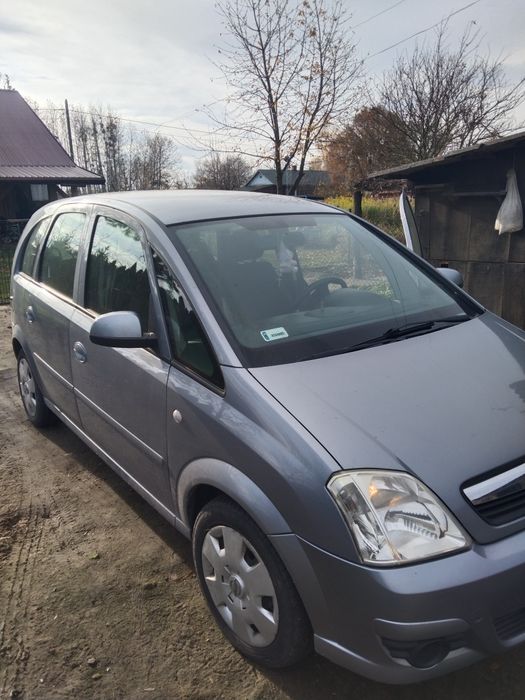 Opel Meriva srebrny