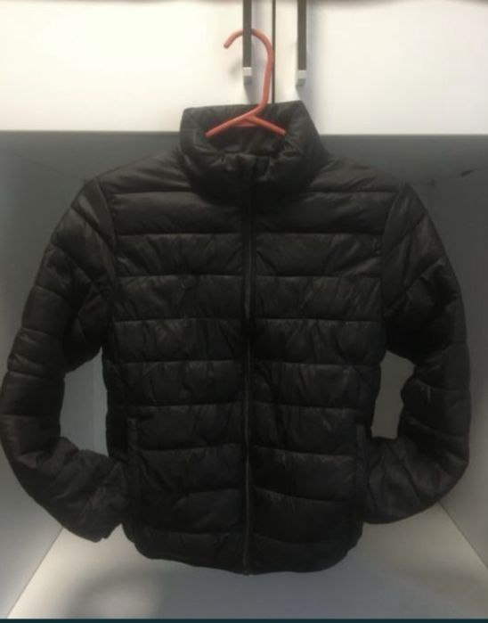 Продам демісезонну куртку