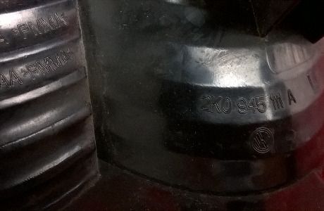 Farolim Stop Esq - 2K0945111A- VOLKSWAGEN CADDY III Caixa/monovolume