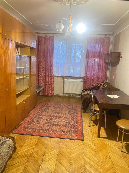Здаю кімнату у 2кімн кв для жінки без шкідливих звичок, район завод Вентс, лікарні. Без комісії.