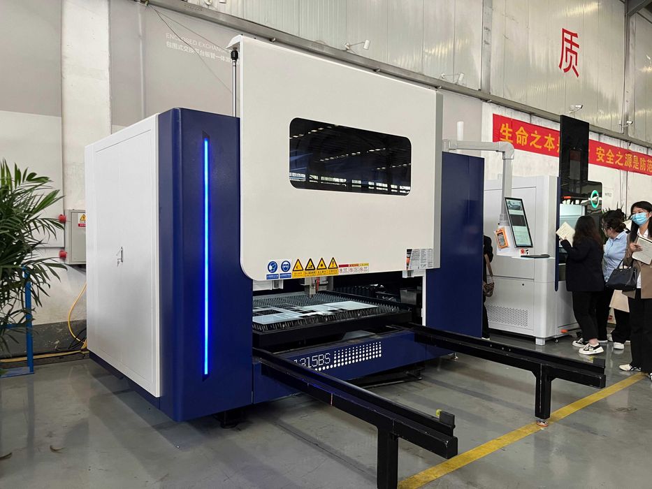 Fiber CORTE LASER METAL Inox,Ferro 1300X1500mm Fechada