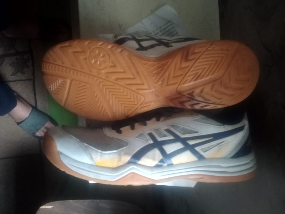 Кроссовки спортивные для бега