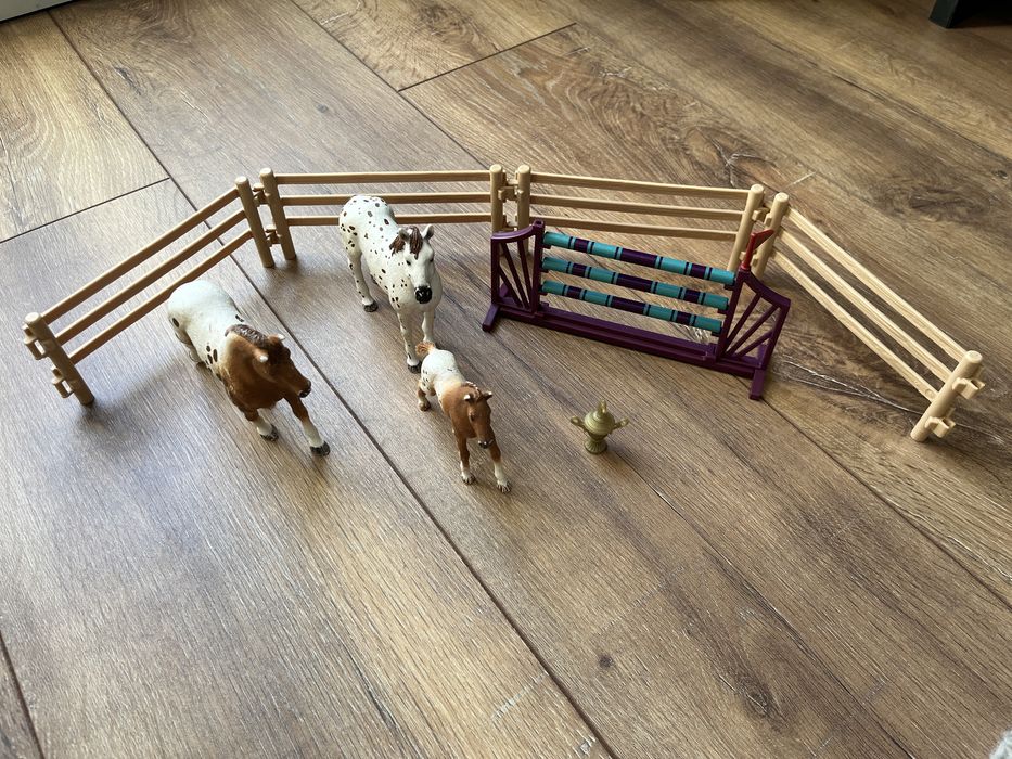 Schleich 42433 zestaw koni konie
