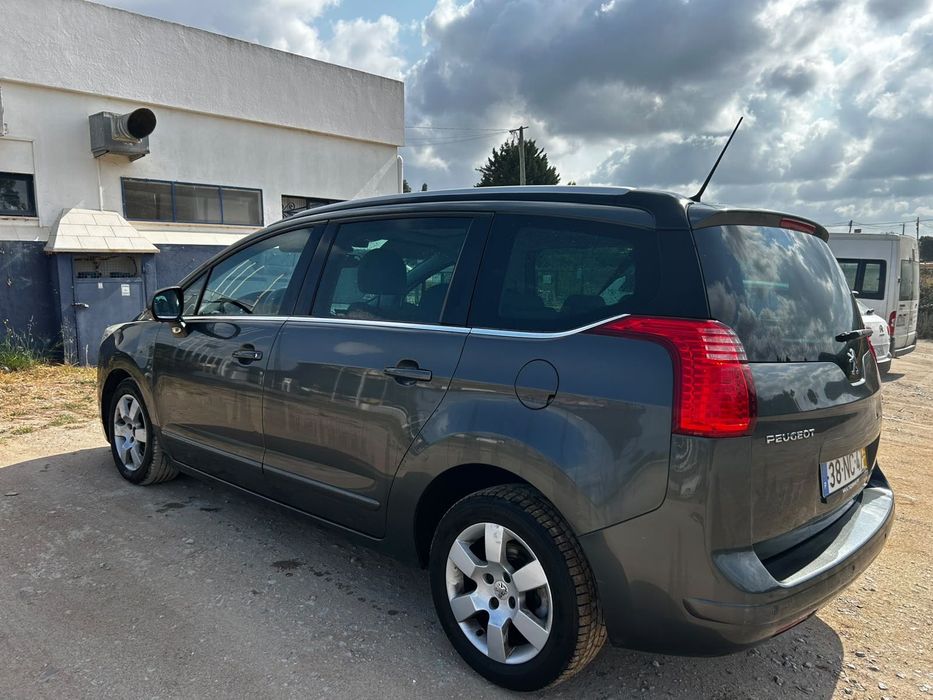 Peugeot 5008, 2013року