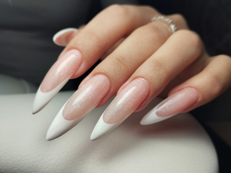 Майстер манікюру та педикюру