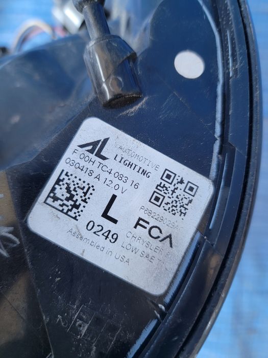 Chrysler Pacifica 16-24 lampa tył tylna prawa lewa w błotnik LED