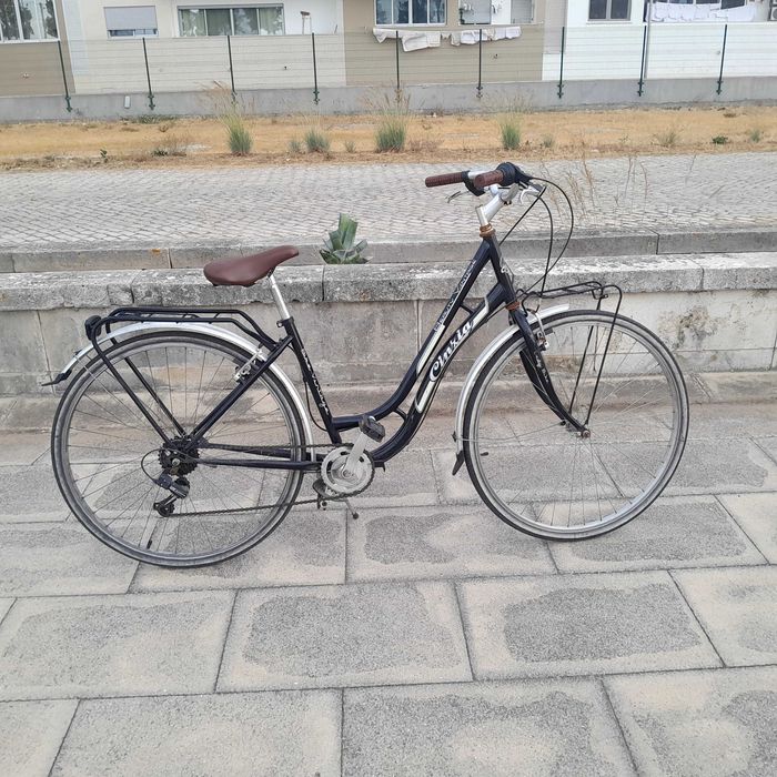 Bicicleta que parece antiga
