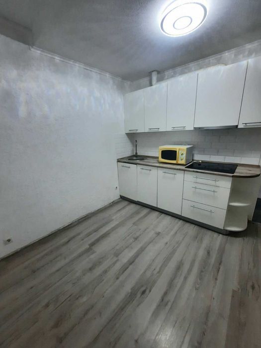 Продам 2-х комнатную квартиру с ремонтом  метро 5 минут