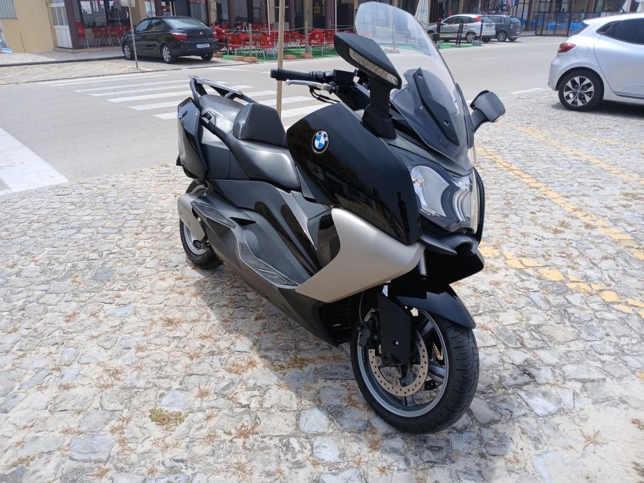 Moto maxi scooter BMW C650GT
