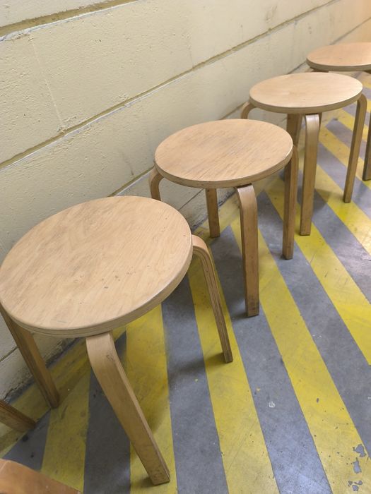 Bancos IKEA Frosta empilháveis