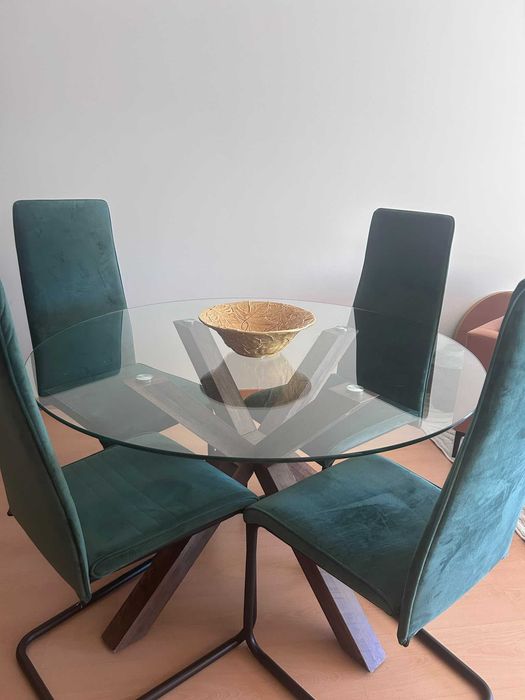 Mesa de jantar com 5 cadeiras
