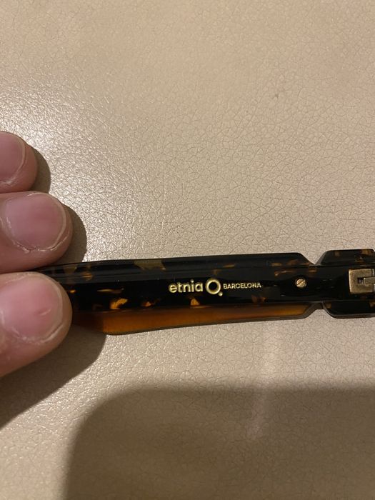 Etnia barcelona, Oculos de sol