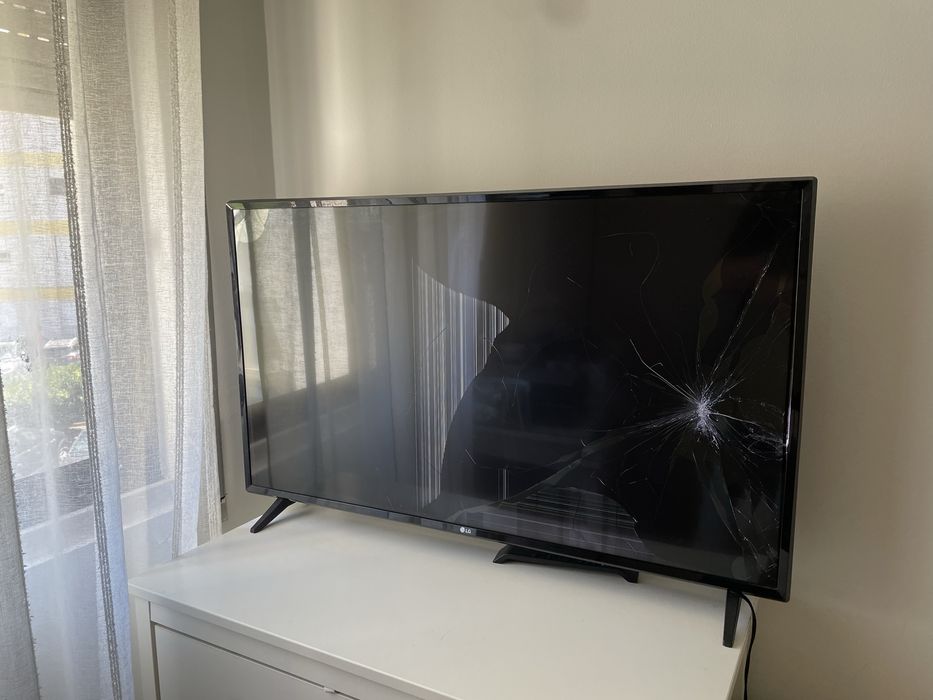 Televisão LG  para peças (partida)