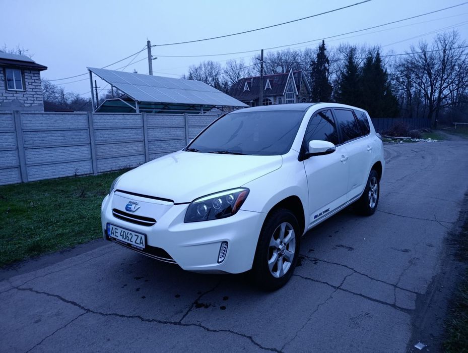 Продам Тайоту елктро