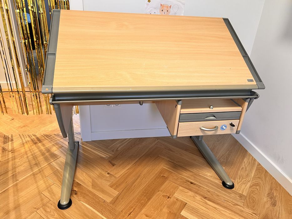 Biurko moll regulowana wysokość rosnące z dzieckiem