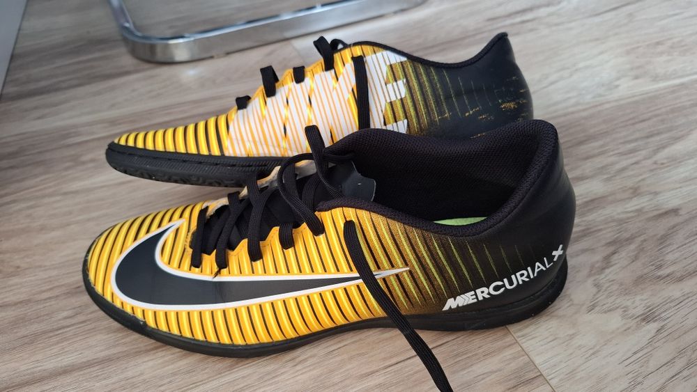 Buty turfy piłkarskie Nike Mercurial 40,2/3 rozm.