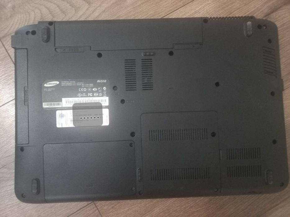 Ноутбук Samsung RV510 на запчастини чи під ремонт