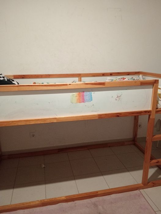 2 Camas de corpo e meio para crianças