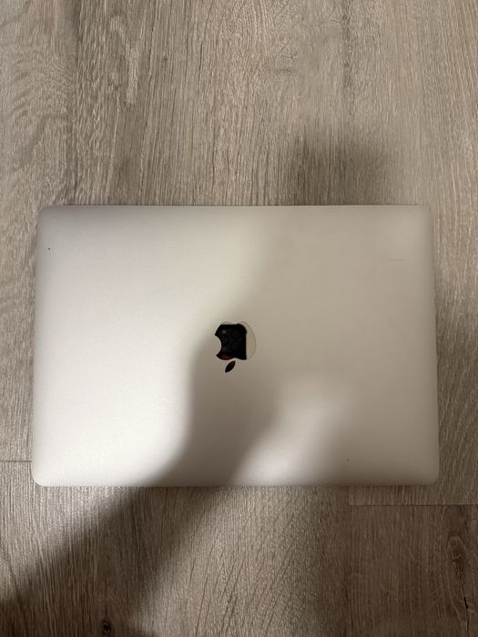 Macbook Pro (13-inch 2016)