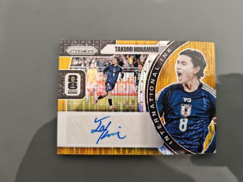 Carta Panini Prizm Minamino Autógrafo Gold /10 Mundial 2026