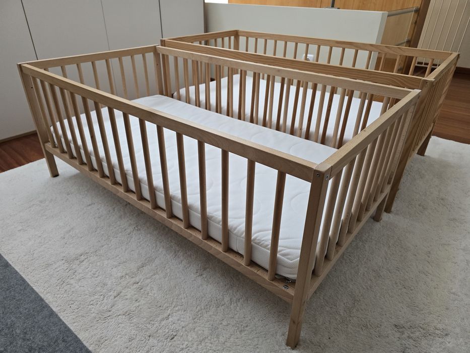 Duas camas de criança 1,25x65x50 mts