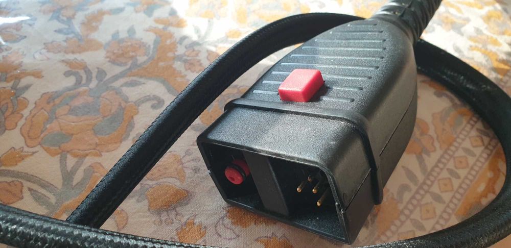 Ferro de engomar a vapor