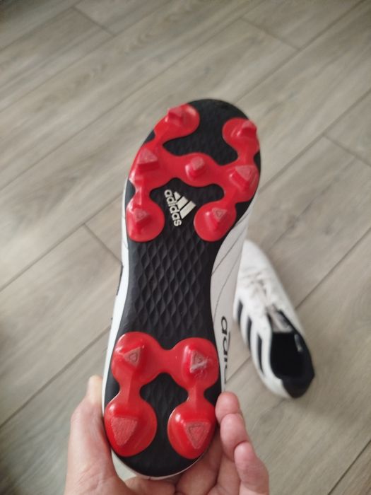 Футбольні бутси 38